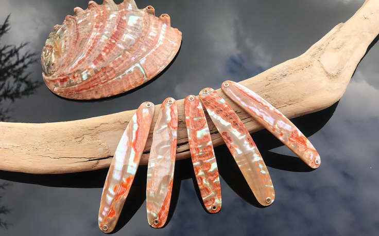 Perlmutt Spange Goldfisch Premium 11 cm Perlmutt-Spange Handmade Schweiz