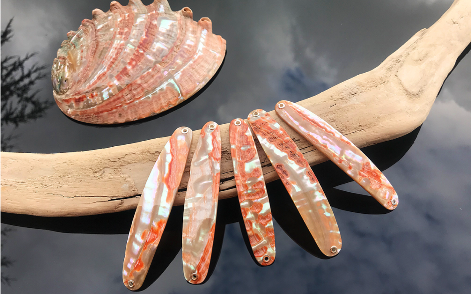 Perlmutt Spange Goldfisch Premium 11 cm Perlmutt-Spange Handmade Schweiz